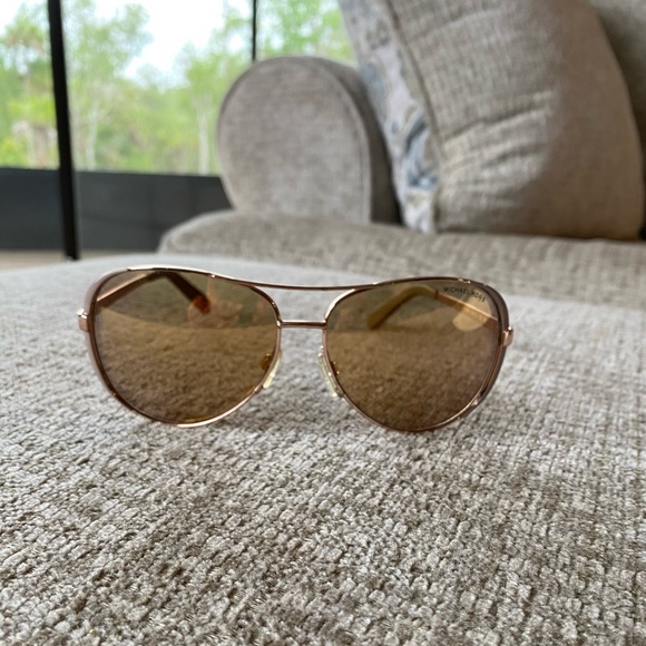 Michael Kors sunglasses with case - Picture 2 of 4